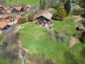 Hausansicht mit Grundstück - 8 Zimmer Einfamilienhaus zur Miete in Schliersee