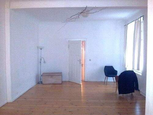 Zimmer 3 -Fenster zum Hof - 