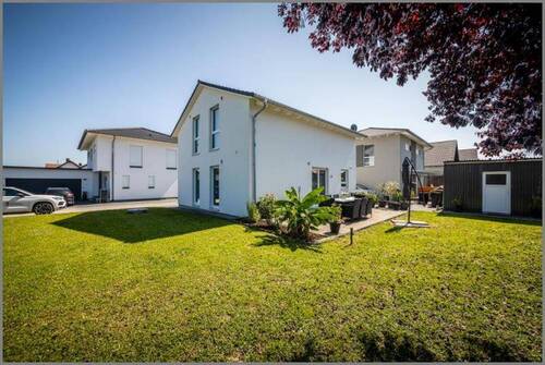 Schick. Schlicht. Schön. - Modernes Einfamilienhaus 2016 mit 4 Schlafzimmern und tollem Grundstück