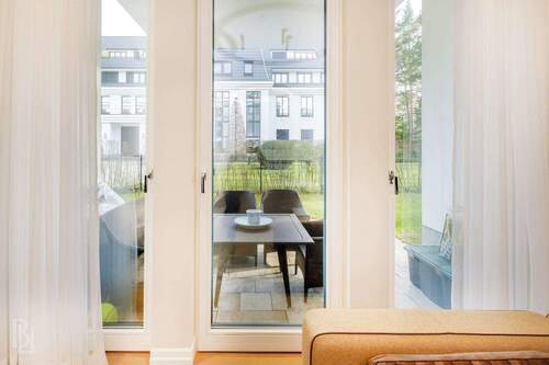 Blick nach Außen - 5 Zimmer Etagenwohnung zum Kaufen in Berlin