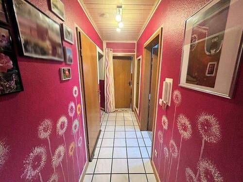 Flur - Etagenwohnung mit 62,40 m&sup2; in Warstein zum Kaufen