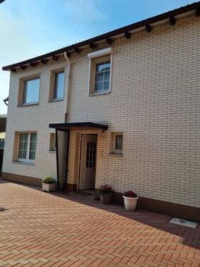 hintere Hausansicht - 1 Zimmer Mehrfamilienhaus, Wohnhaus zur Miete in Seesen