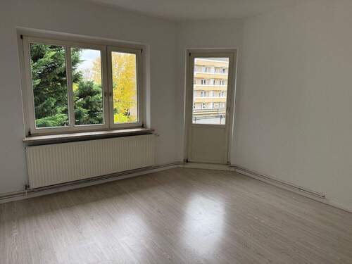 Zimmer-Balkon.jpeg - 2-Zimmerwohnung mit Balkon, Markendorfer Str. 1, 15234 Frankfurt (Oder)