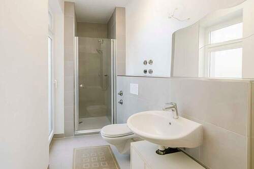 Badezimmer - Attraktive 2-Zimmer-Wohnung - modernisiert & vermietet - Dortmund-Nordstadt'