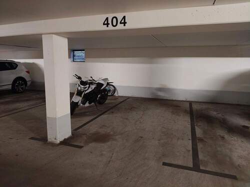 Tiefgaragenstellplatz (opt.) - 