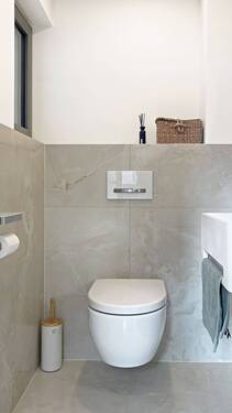 Gäste-WC mit Tageslicht - 