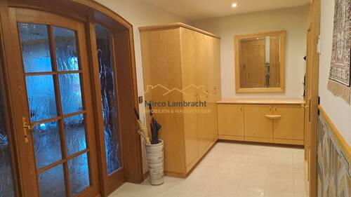 Flur / Eingang der EG Wohnung - 
