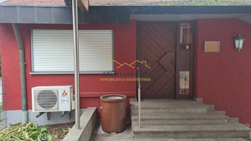 Eingang Gewerbeeinheit im Nebengebäude - 