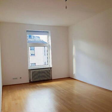 Wohnzimmer - Etagenwohnung mit 76,00 m² in Frankfurt am Main zum Kaufen