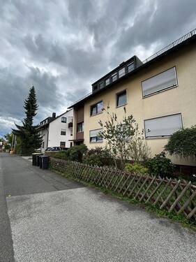Hausansicht - 3 Zimmer Etagenwohnung zur Miete in Nürnberg