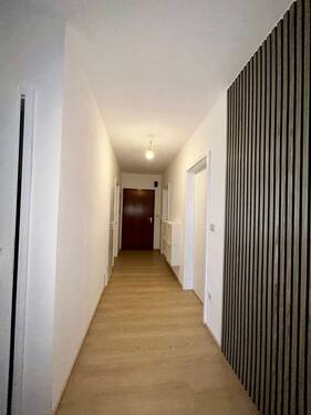 Flur - Etagenwohnung mit 83,00 m² in Nürnberg zur Miete