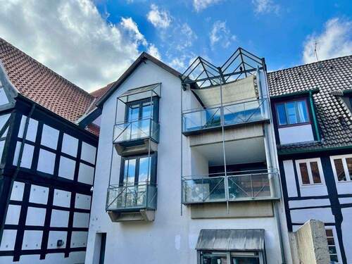 Hofansicht mit Loggia - 4 Zimmer Etagenwohnung zur Miete in Lemgo