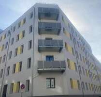 Luxuriöse 3-Zimmer-Wohnung mit Aufzug, Fußbodenheizung, Einbauküche, 2 Bädern & Wohnküche mit Balkon! - Halle (Saale) Innenstadt