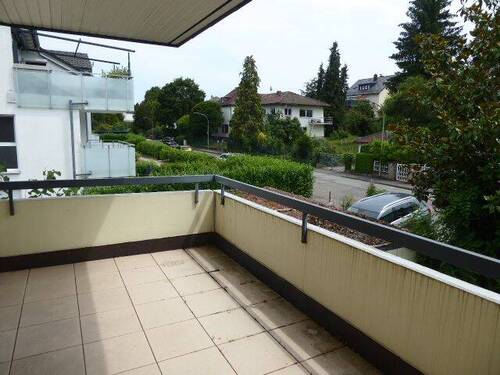 Großzügiger Südbalkon, Bild 1 - Etagenwohnung mit 104,00 m² in Pforzheim zum Kaufen