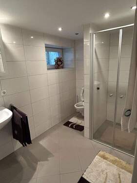 Bad mit Dusche Untergeschoß - 