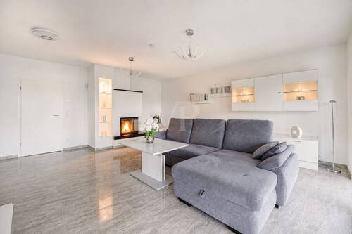 Wohnzimmer mit Kamin - 