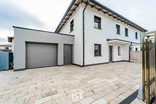 Hausansicht - Altheim - Neubau-Doppelhaushälfte in ruhiger Siedlungslage
