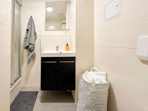 Badezimmer mit Dusche - 