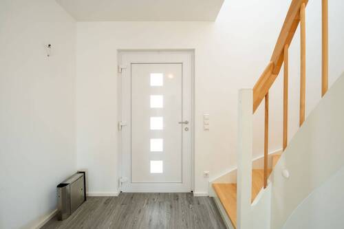 Der einladende Eingangsbereich - 4 Zimmer Einfamilienhaus zum Kaufen in Glowe