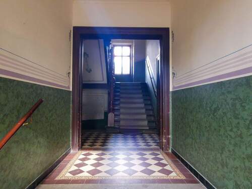 Eingangsbereich Haus - Etagenwohnung mit 77,00 m&sup2; in Leipzig zum Kaufen