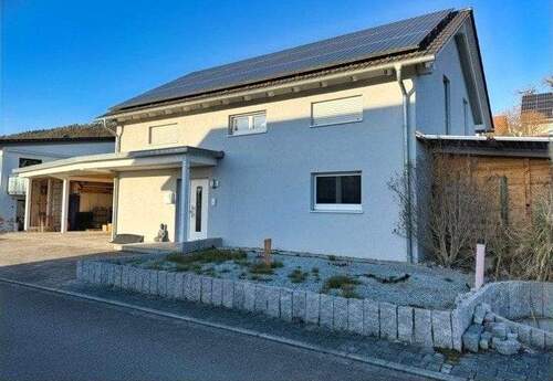 Ansicht Vorderseite, Eingang - 5 Zimmer Einfamilienhaus zum Kaufen in Küssaberg