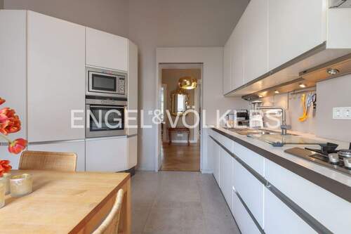 Küche mit Frühstücksplatz - 