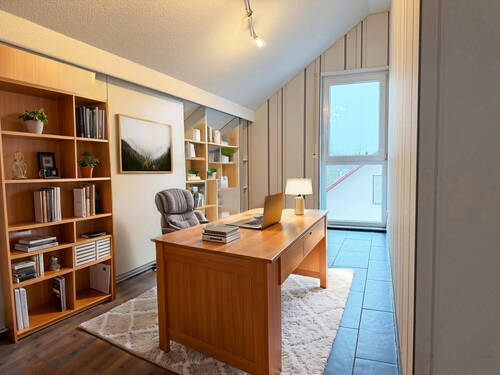 virtuelles Homestaging Büro DG - 