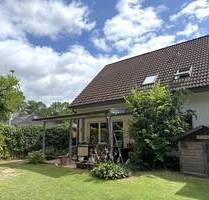 Verbundenes Einfamilienhaus mit Süd- West Terrasse und Carport in gewachsener ruhiger Ortslage - Büchen