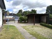 Grundstück vorm Haus, Carport - 
