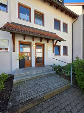 Hauseingang - 2 Zimmer Etagenwohnung zur Miete in Bad Staffelstein