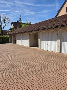 Einzelgarage am Haus - 2 Zimmer Etagenwohnung in Bad Staffelstein