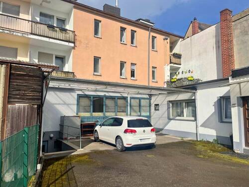 Rückansicht und Stellplatz - Gewerbeobjekt (Büro, Produktion, Verkauf) zum Kaufen in Mönchengladbach / Holt