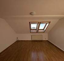 zentrumsnahe Dachgeschosswohnung mit praktischem Schnitt. - Apolda