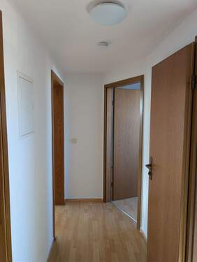 Flur - Etagenwohnung mit 47,00 m² in Apolda zur Miete