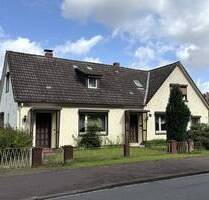 Stark sanierungsbedürftiges Ein-Zweifamilienhaus mit Wintergarten und Kaminofen in zentraler Ortslage von Neu Gülzow