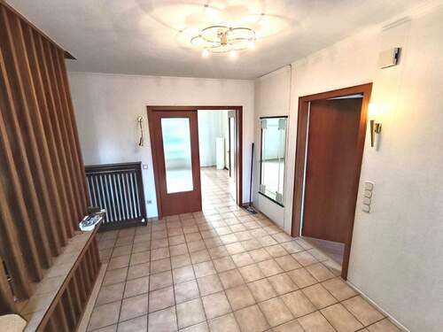 Diele - Einfamilienhaus mit 196,70 m&sup2; in Sprockhövel zum Kaufen