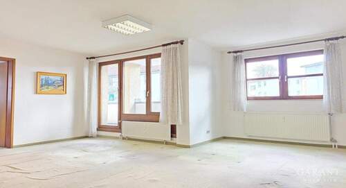 Wohnzimmer - 3 Zimmer Etagenwohnung in Göppingen