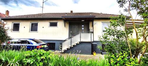 Eingang - Bungalow mit 147,00 m&sup2; in Friedberg zum Kaufen