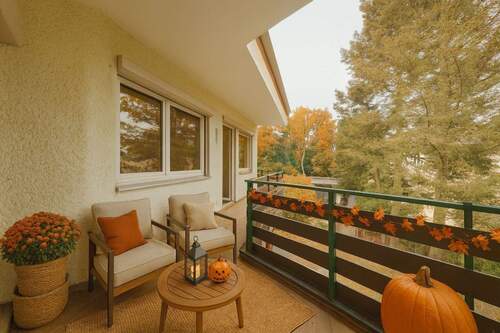Balkon mit Blick ins Grüne (mit KI visualisiert) - 