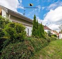 Großzügiges Einfamilienhaus mit Garten, Einliegerwohnung, Garage & barrierefreiem Zugang zum EG - Gerlingen