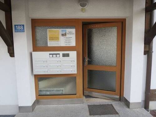 Eingang - Etagenwohnung mit 39,60 m² in Stephanskirchen zum Kaufen