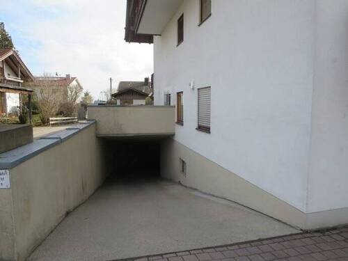 Tiefgaragenabfahrt - 