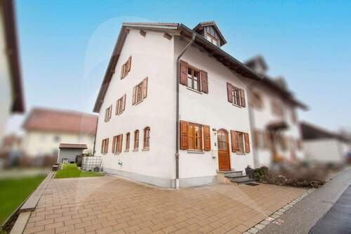 Außenansicht - Reihenendhaus in Dingolfing (Brunnerfeld) zu verkaufen!