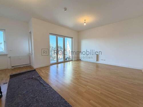 Wohnzimmer I - 3 Zimmer Etagenwohnung zur Miete in Berlin