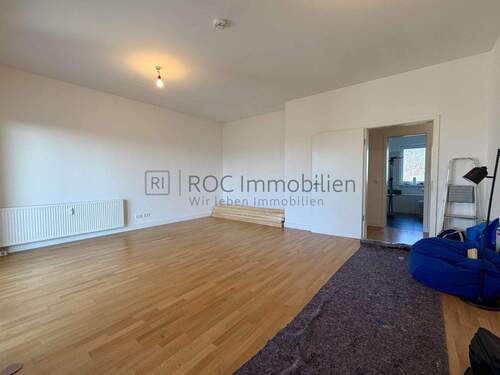Wohnzimmer II - 3 Zimmer Etagenwohnung in Berlin
