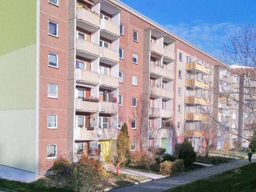 Hausansicht - Wohnen mit Blick - 330,00&nbsp;EUR Kaltmiete, ca.&nbsp; 55,50&nbsp;m&sup2;&nbsp;Wohnfl&auml;che