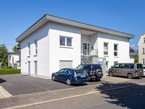 Außenansicht - Büro- , Praxis- oder Gewerbefläche im Erdgeschoss eines modernen Bürogebäudes in Arnsberg-Hüsten!