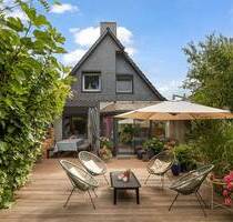 Grüner wird`s nicht - Familien Idyll mit Garten satt in Niendorf - Hamburg