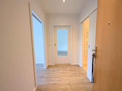 Flur - 3 Zimmer Etagenwohnung zur Miete in Chemnitz