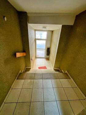 Hausflur - Mehrfamilienhaus, Wohnhaus mit 290,00 m&sup2; in Peine zum Kaufen